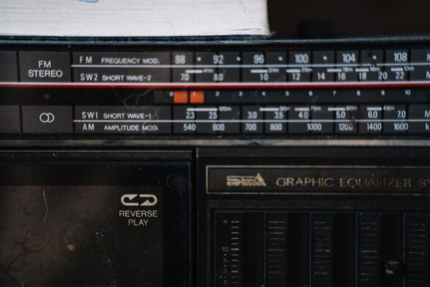 Twelve Metres of Wire, and What It Actually Hears